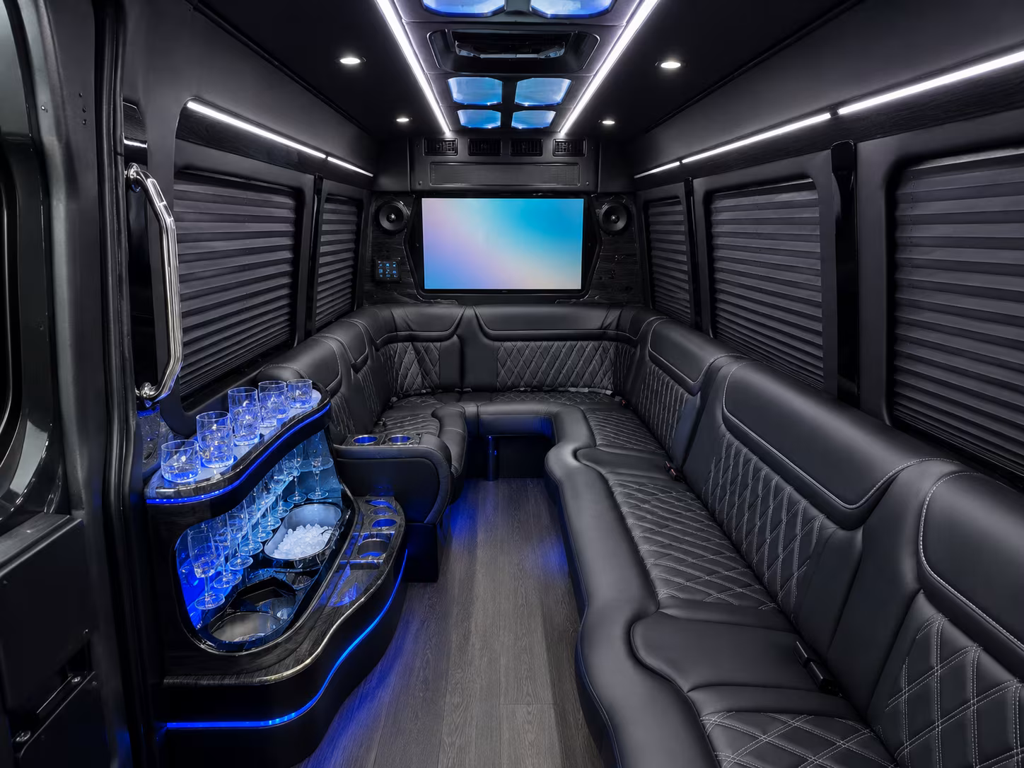 get online pricing for st petersburg long distance bus rentals in under 30 seconds