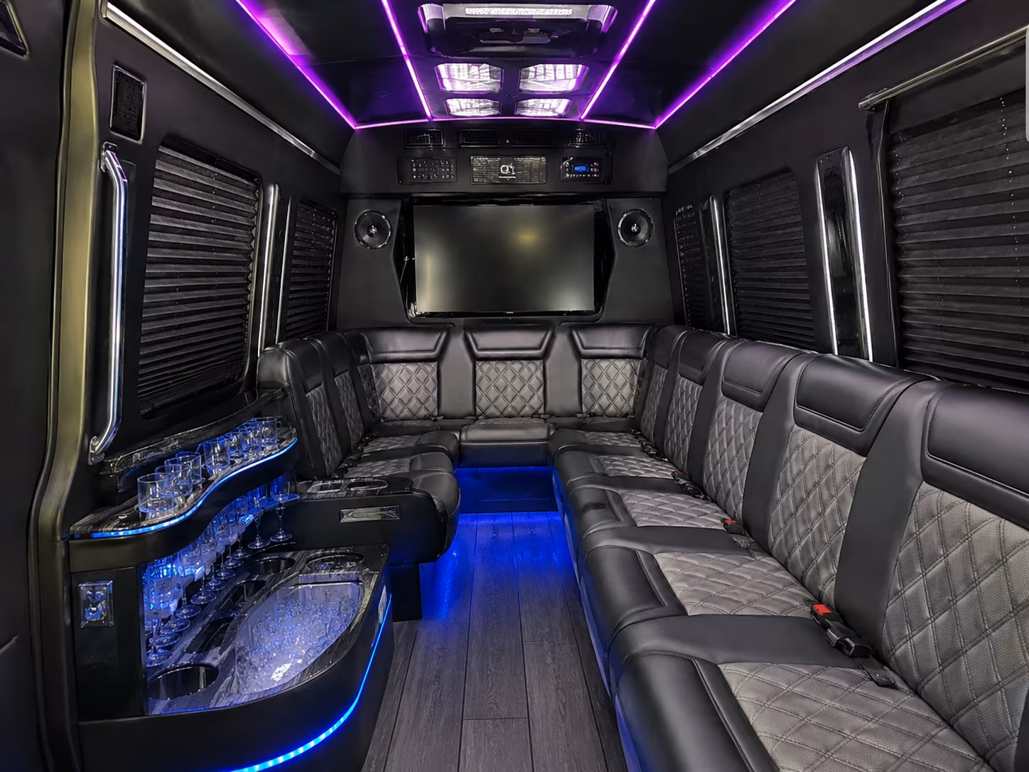 stpetersburgcoachbuscompany com connects you to buses for summer shows at midflorida credit union amphitheatre