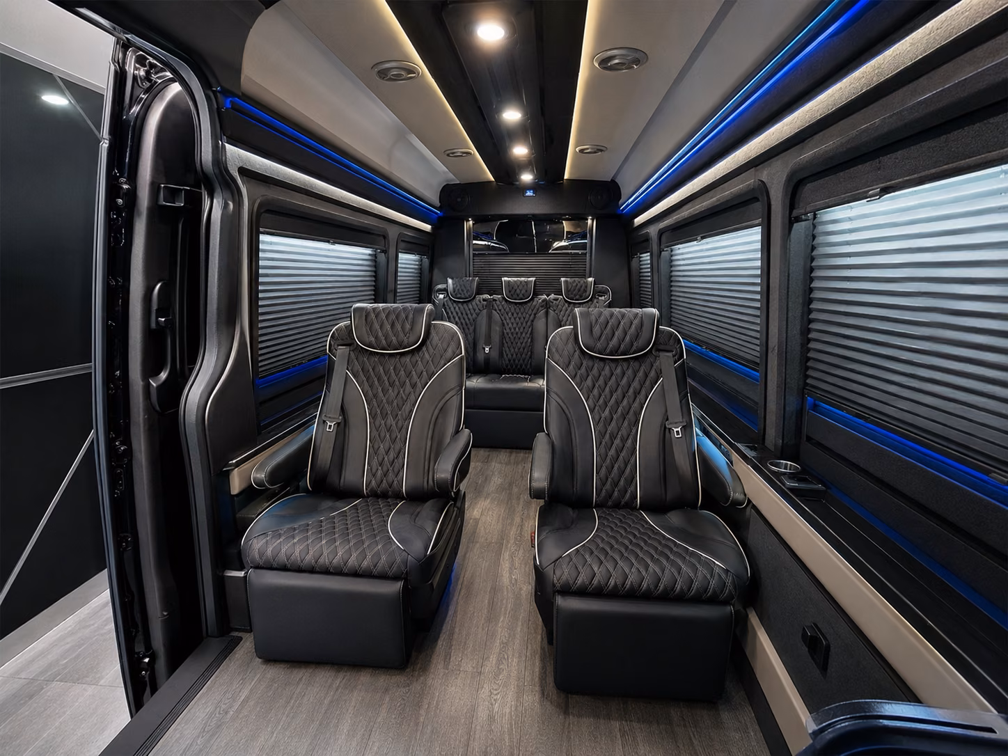 stpetersburgcoachbuscompany com is ready to help you get to sarasota bradenton international airport too